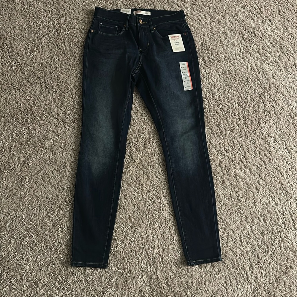 Levi’s Curvy Skinny Dark denim jeans size 27